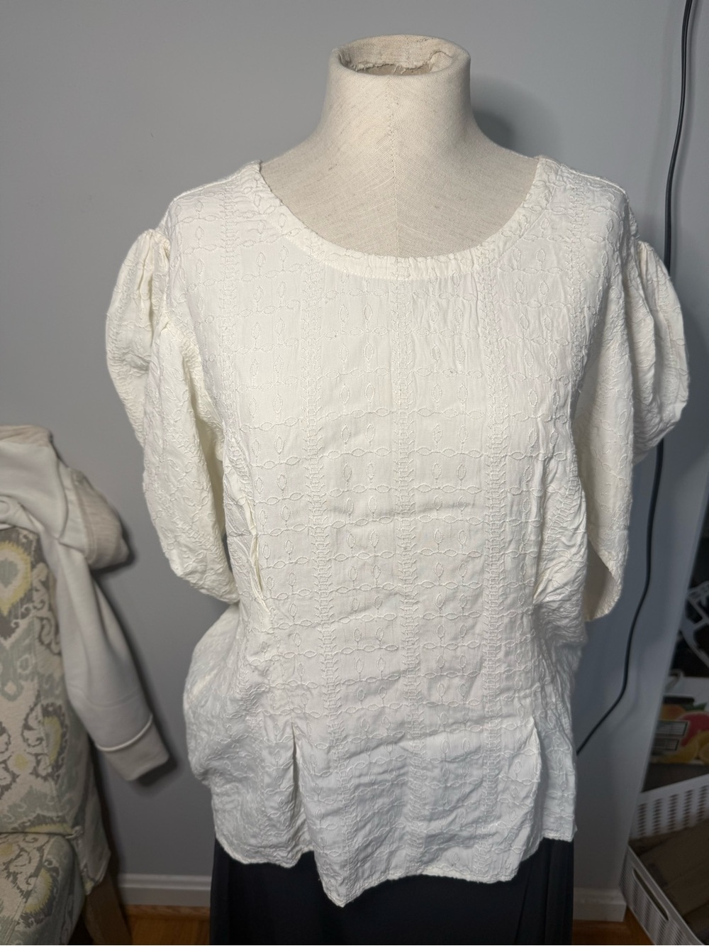 hinge Cream Textured Puff-Sleeve Blouse